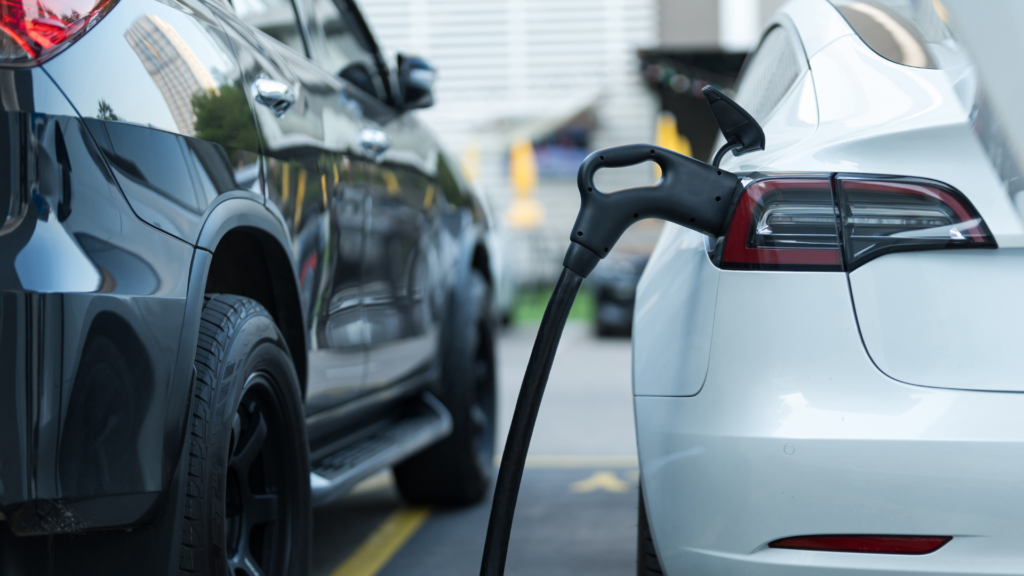 Verschillende elektrische auto's op de weg, getest in uiteenlopende omstandigheden, om hun werkelijke actieradius te vergelijken.